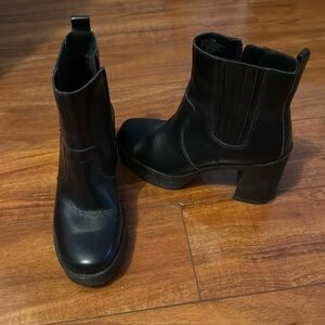 Black heel boots